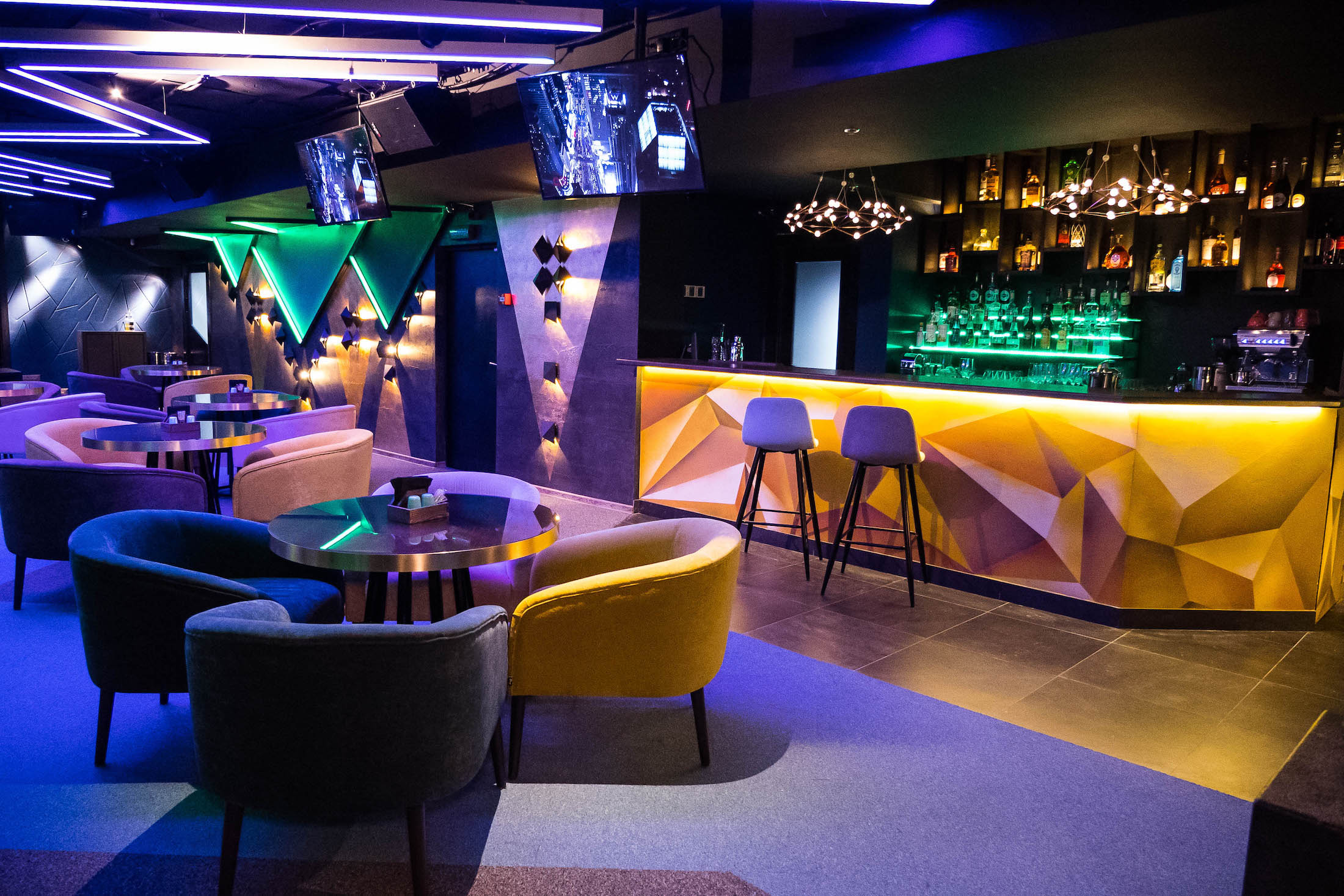 Основной зал Karaoke Lights на Новый год